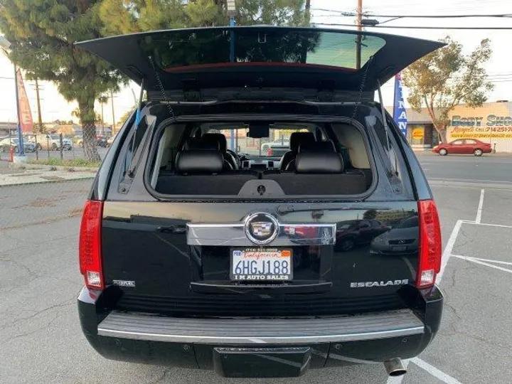 BLACK, 2009 CADILLAC ESCALADE Image 38