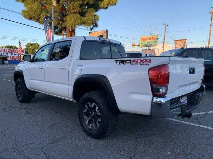 WHITE, 2016 TOYOTA TACOMA DOUBLE CAB Image 28