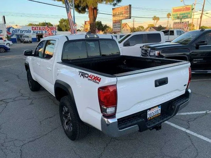 WHITE, 2016 TOYOTA TACOMA DOUBLE CAB Image 29