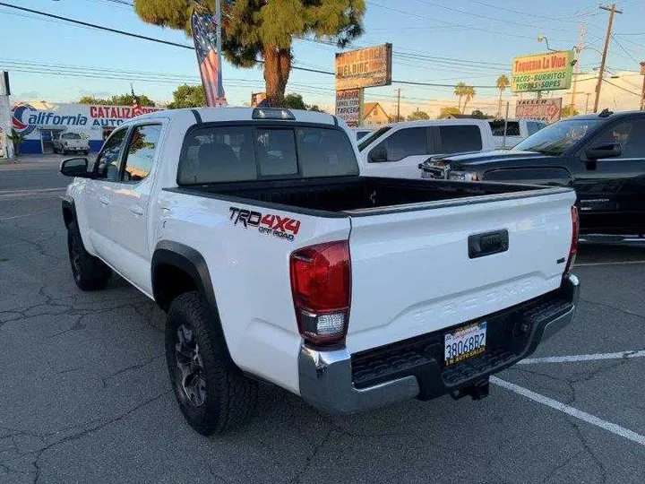 WHITE, 2016 TOYOTA TACOMA DOUBLE CAB Image 30