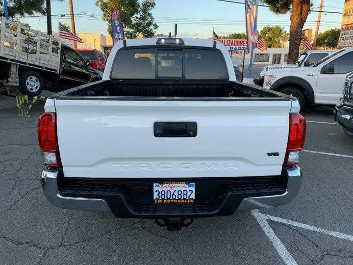 WHITE, 2016 TOYOTA TACOMA DOUBLE CAB Image 33