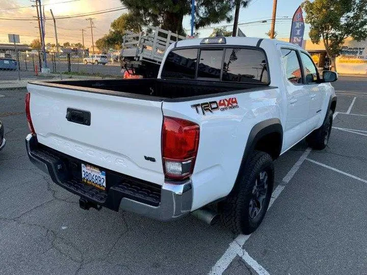 WHITE, 2016 TOYOTA TACOMA DOUBLE CAB Image 36