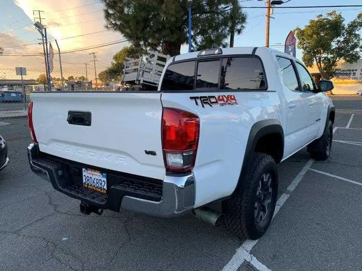 WHITE, 2016 TOYOTA TACOMA DOUBLE CAB Image 37