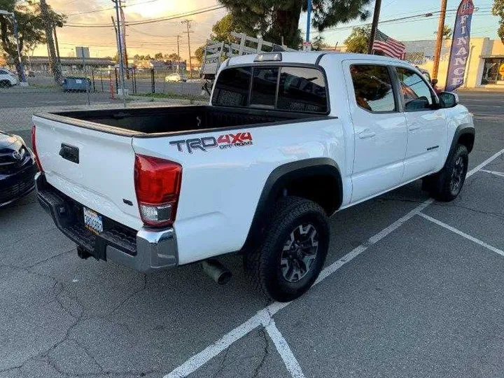 WHITE, 2016 TOYOTA TACOMA DOUBLE CAB Image 38