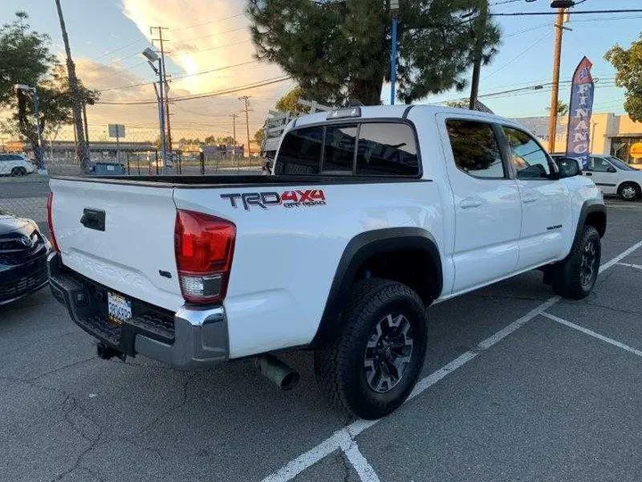 WHITE, 2016 TOYOTA TACOMA DOUBLE CAB Image 39