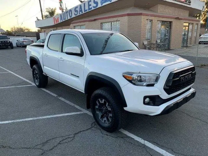 WHITE, 2016 TOYOTA TACOMA DOUBLE CAB Image 7