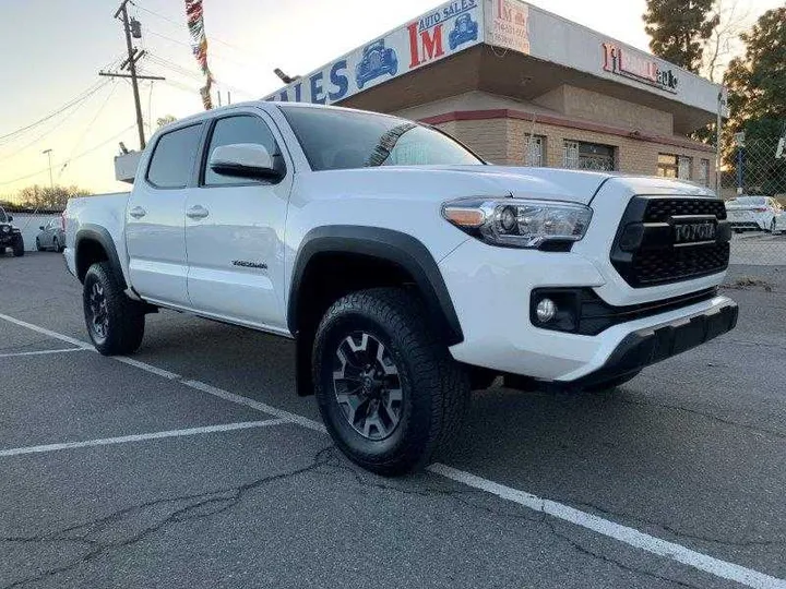 WHITE, 2016 TOYOTA TACOMA DOUBLE CAB Image 9