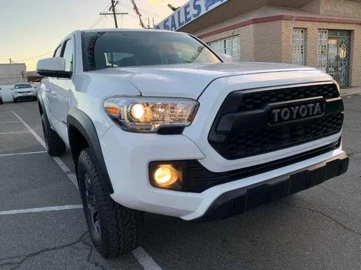 WHITE, 2016 TOYOTA TACOMA DOUBLE CAB Image 104