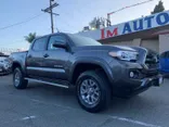 GRAY, 2017 TOYOTA TACOMA DOUBLE CAB Thumnail Image 8