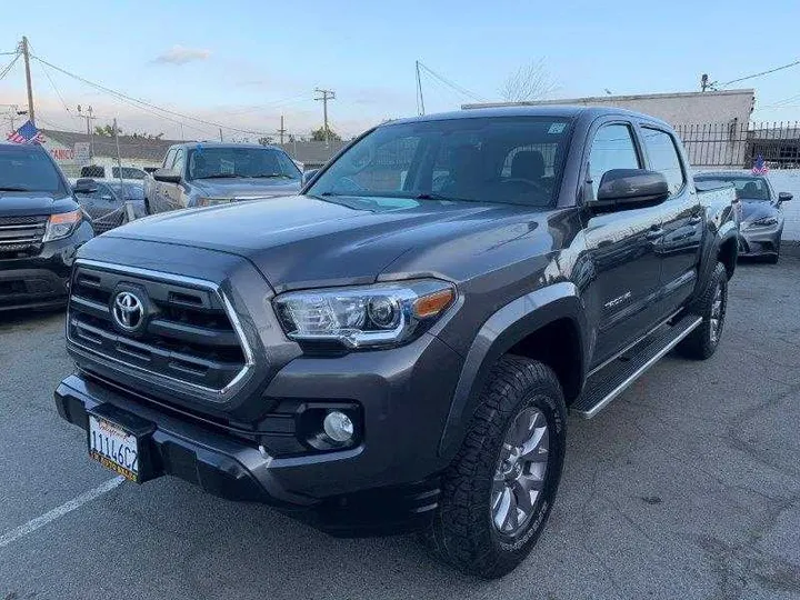 GRAY, 2017 TOYOTA TACOMA DOUBLE CAB Image 17