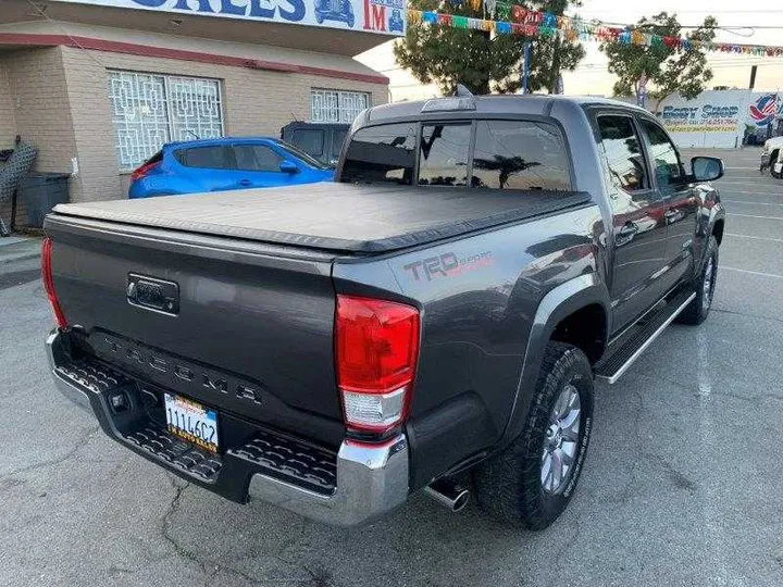 GRAY, 2017 TOYOTA TACOMA DOUBLE CAB Image 41