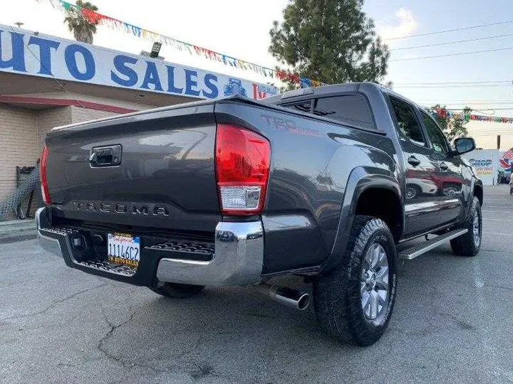 GRAY, 2017 TOYOTA TACOMA DOUBLE CAB Image 43