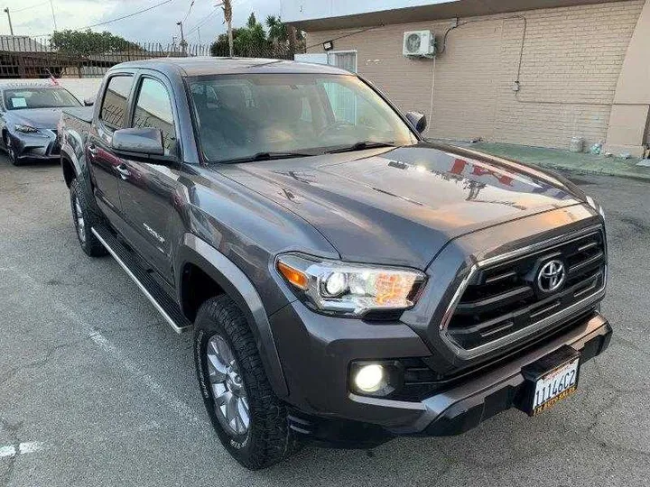 GRAY, 2017 TOYOTA TACOMA DOUBLE CAB Image 187