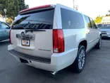 WHITE PEARL, 2011 CADILLAC ESCALADE ESV Thumnail Image 31