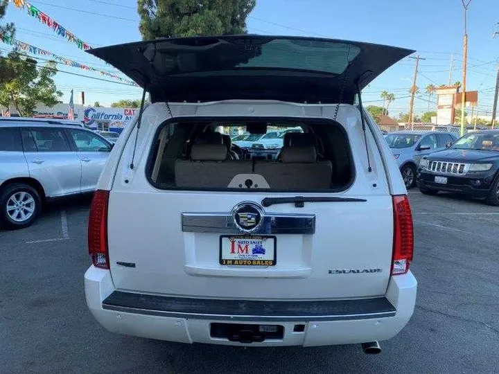 WHITE PEARL, 2011 CADILLAC ESCALADE ESV Image 49