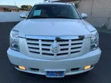 WHITE PEARL, 2011 CADILLAC ESCALADE ESV Thumnail Image 199