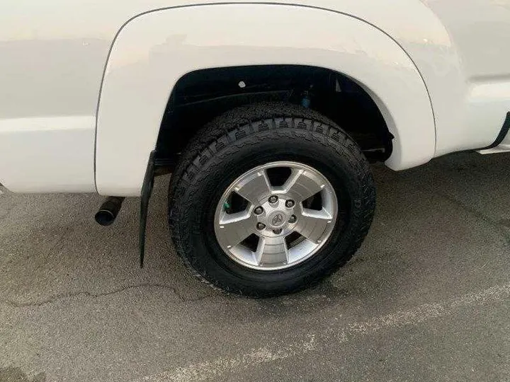 WHITE, 2010 TOYOTA TACOMA DOUBLE CAB Image 47