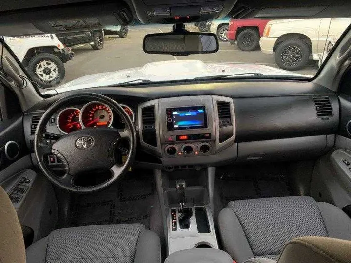 WHITE, 2010 TOYOTA TACOMA DOUBLE CAB Image 89