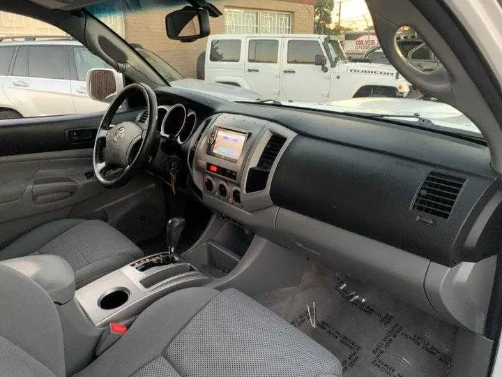 WHITE, 2010 TOYOTA TACOMA DOUBLE CAB Image 92