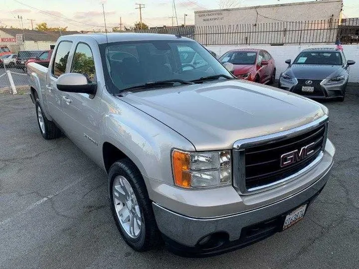 SILVER, 2008 GMC SIERRA 1500 CREW CAB Image 1