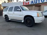 WHITE, 2004 CADILLAC ESCALADE Thumnail Image 6