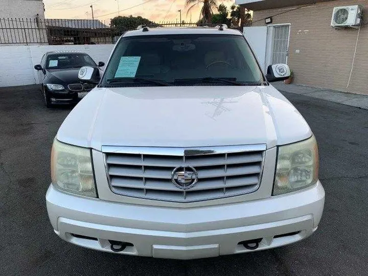 WHITE, 2004 CADILLAC ESCALADE Image 7