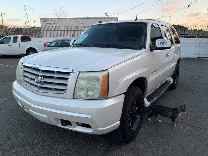 WHITE, 2004 CADILLAC ESCALADE Image 11