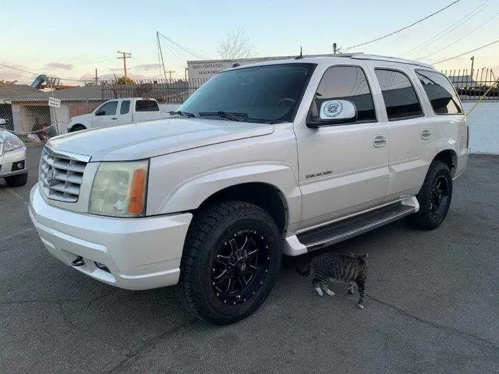 WHITE, 2004 CADILLAC ESCALADE Image 14