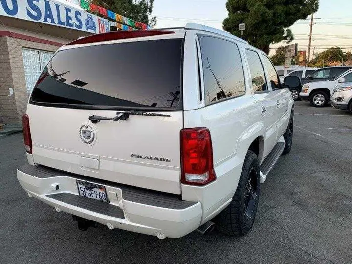 WHITE, 2004 CADILLAC ESCALADE Image 28