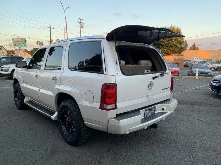 WHITE, 2004 CADILLAC ESCALADE Image 37