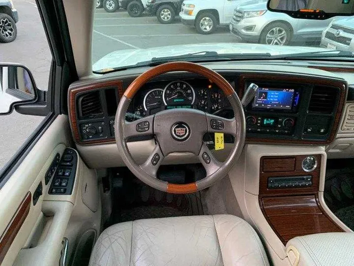 WHITE, 2004 CADILLAC ESCALADE Image 95