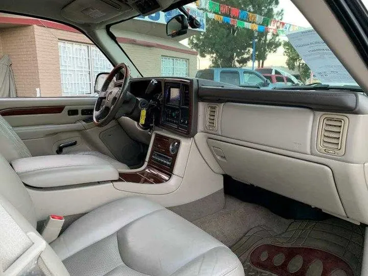 WHITE, 2004 CADILLAC ESCALADE Image 101