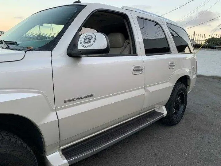 WHITE, 2004 CADILLAC ESCALADE Image 64