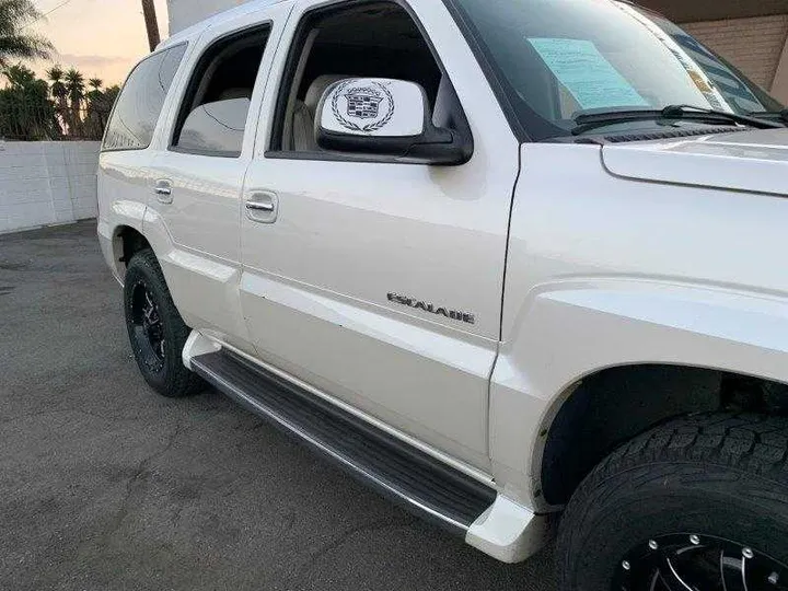 WHITE, 2004 CADILLAC ESCALADE Image 65