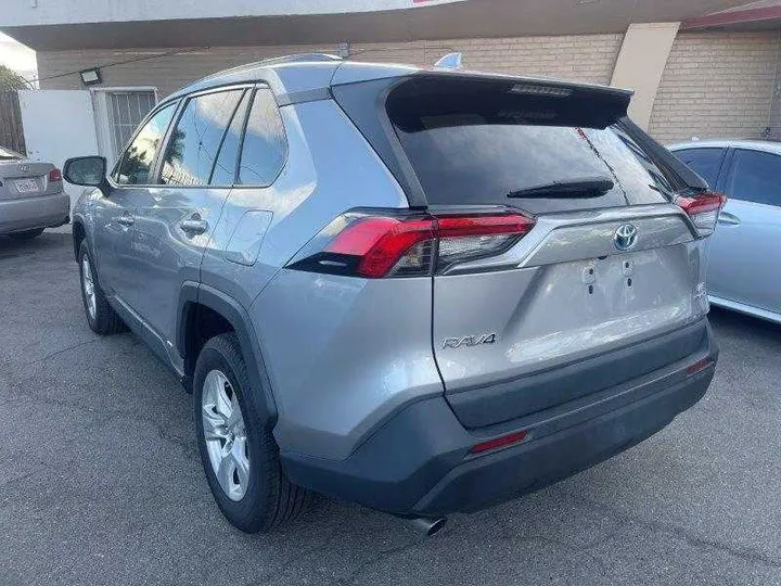 SILVER, 2021 TOYOTA RAV4 HYBRID Image 23