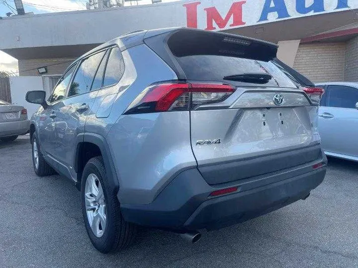 SILVER, 2021 TOYOTA RAV4 HYBRID Image 24