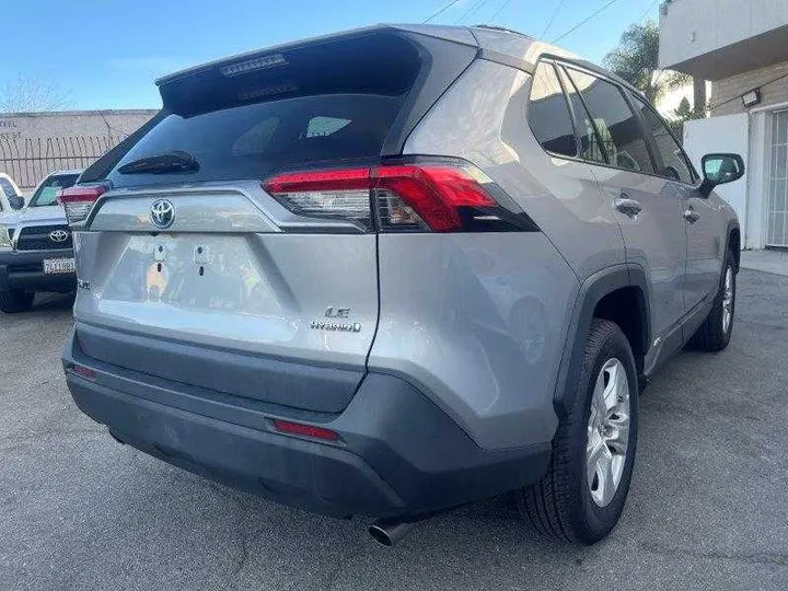 SILVER, 2021 TOYOTA RAV4 HYBRID Image 30