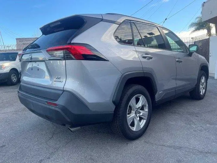 SILVER, 2021 TOYOTA RAV4 HYBRID Image 33