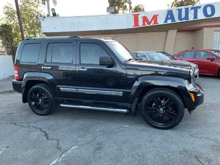 BLACK, 2012 JEEP LIBERTY Image 20