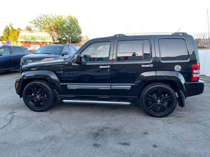 BLACK, 2012 JEEP LIBERTY Image 21