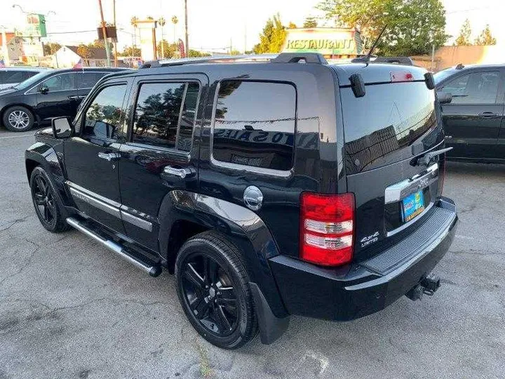 BLACK, 2012 JEEP LIBERTY Image 22