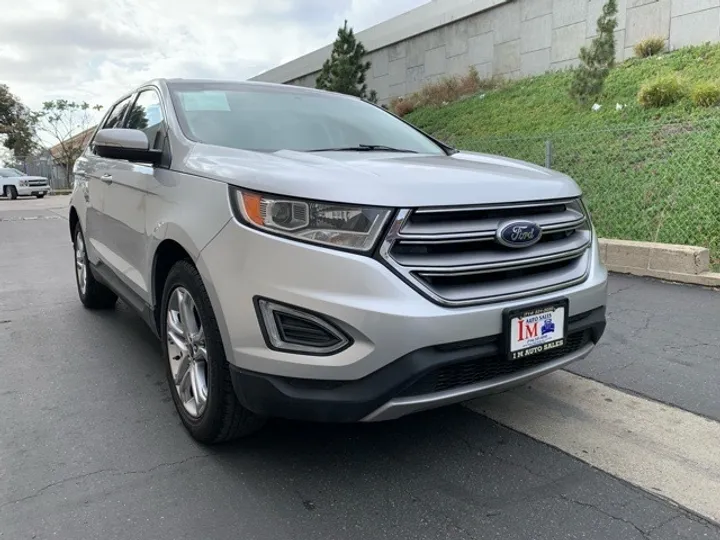 SILVER, 2015 FORD EDGE Image 3