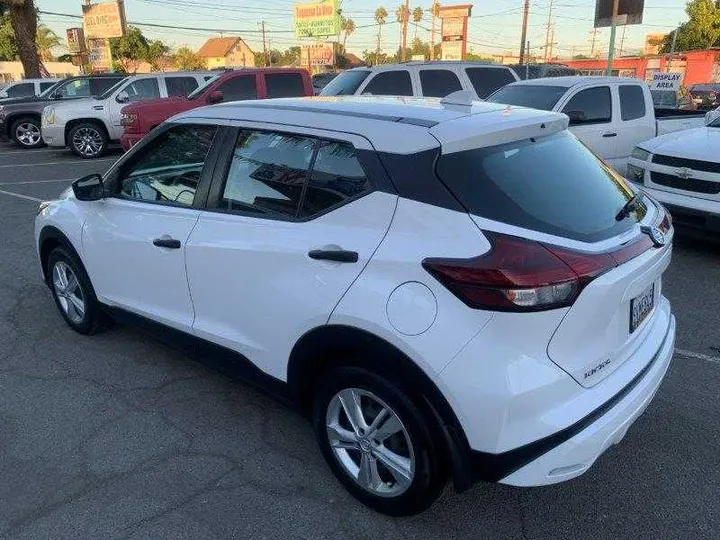 WHITE, 2021 NISSAN KICKS Image 21