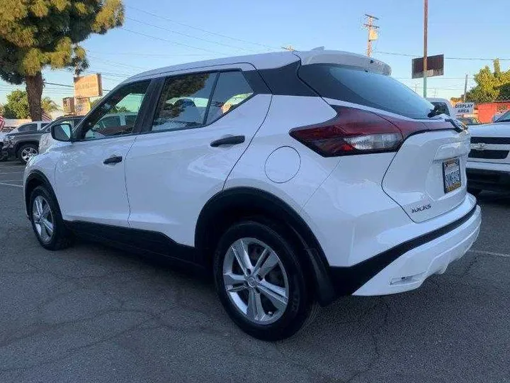 WHITE, 2021 NISSAN KICKS Image 23