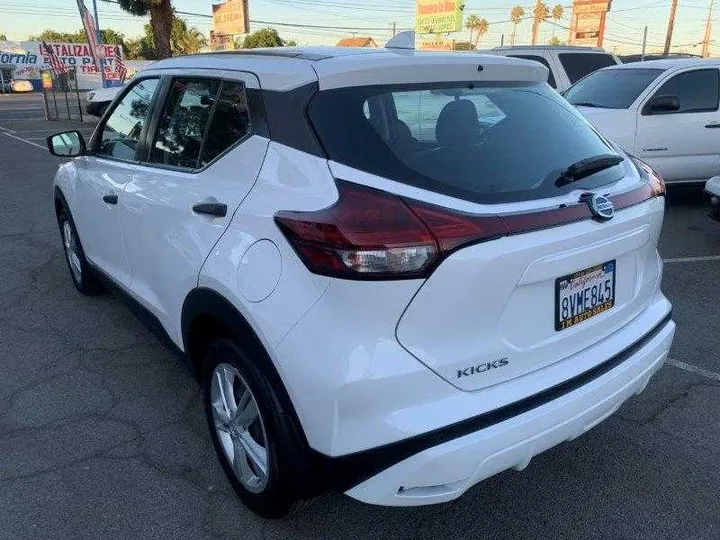 WHITE, 2021 NISSAN KICKS Image 24