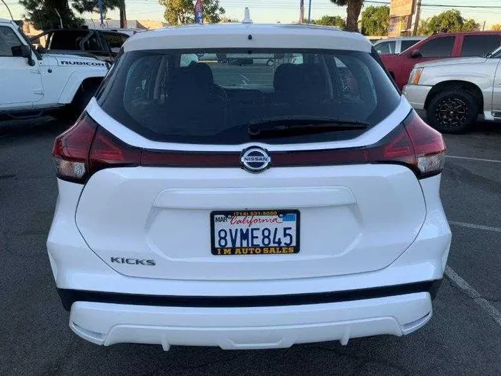 WHITE, 2021 NISSAN KICKS Image 28