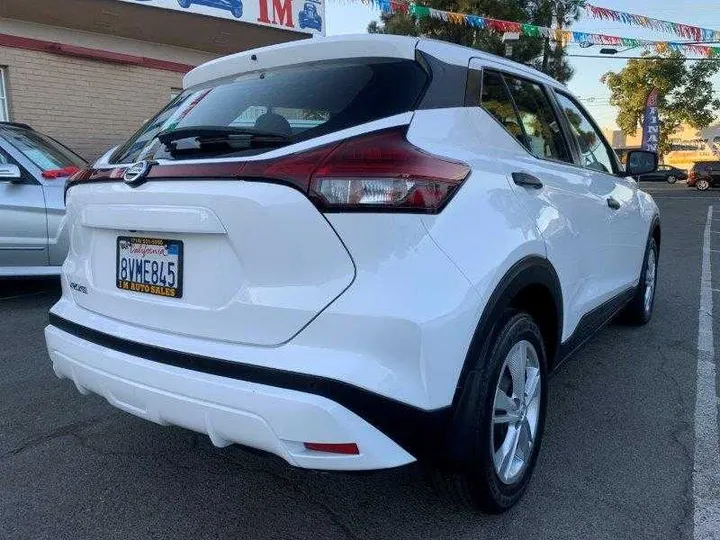 WHITE, 2021 NISSAN KICKS Image 32