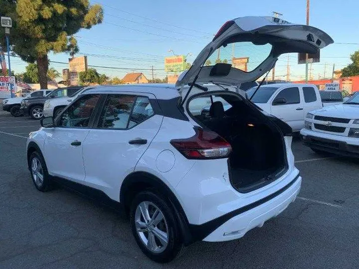 WHITE, 2021 NISSAN KICKS Image 36