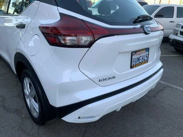 WHITE, 2021 NISSAN KICKS Image 58