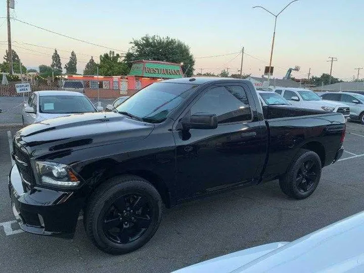 BLACK, 2014 RAM 1500 REG CAB Image 21